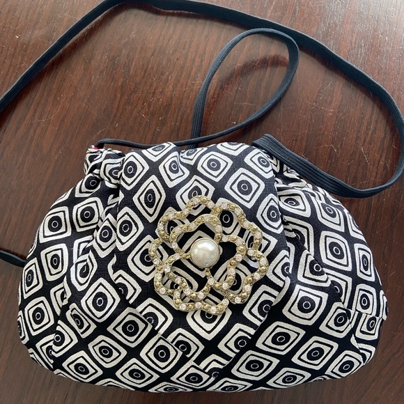 Albert Nipon Handbags - ALBERT NIPON Black & White Silk Geometric Patterned Evening Bag with Brooch